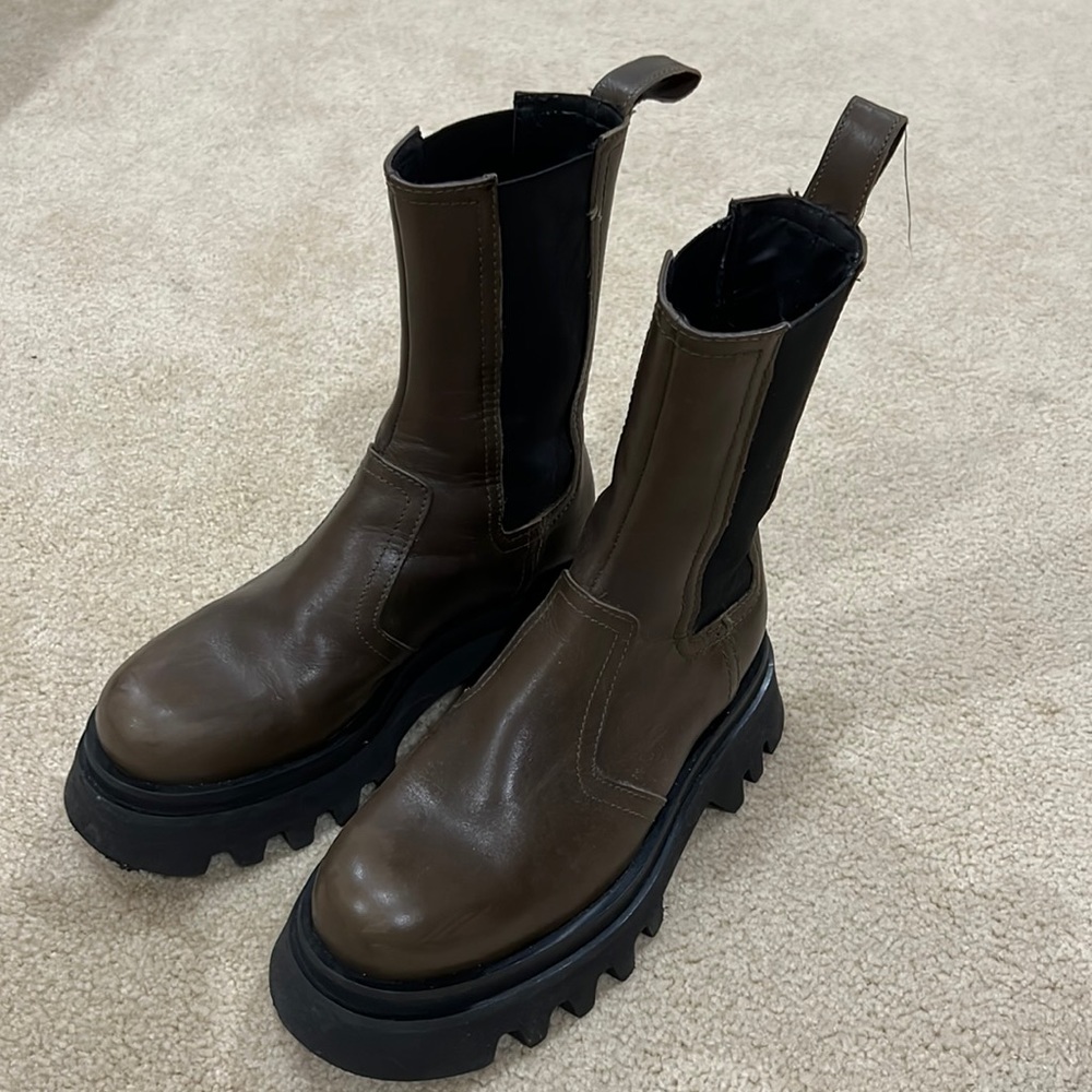 ZARA lug sole boots. Size 36